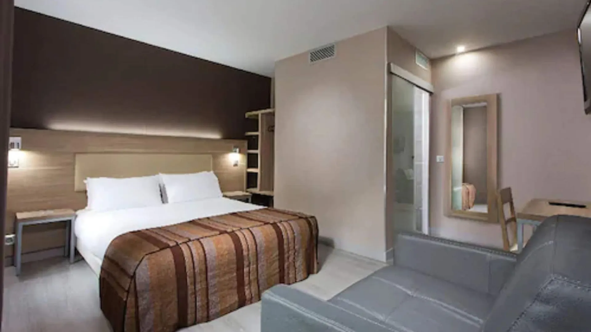Hotel Des Pavillons Paris